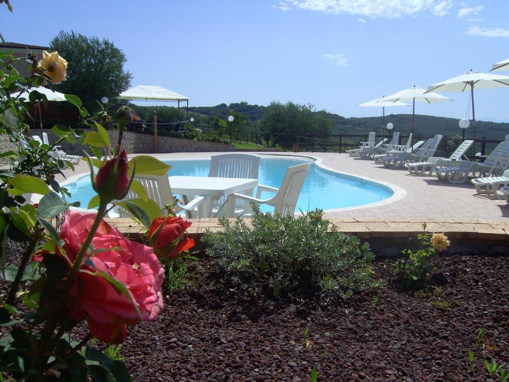 Basen w obiekcie Resort Paradise Marina di Camerota lub w pobliżu