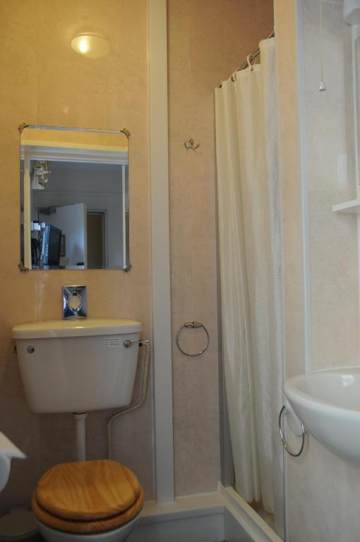 Edward Hotel - Budget Double Room