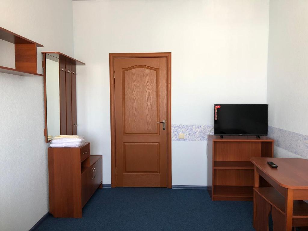 Mini Hotel on Brovarskaya - Budget Twin Room