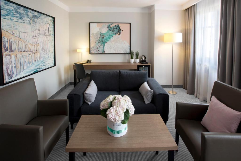 
Studio Apartment (2 Adults)
