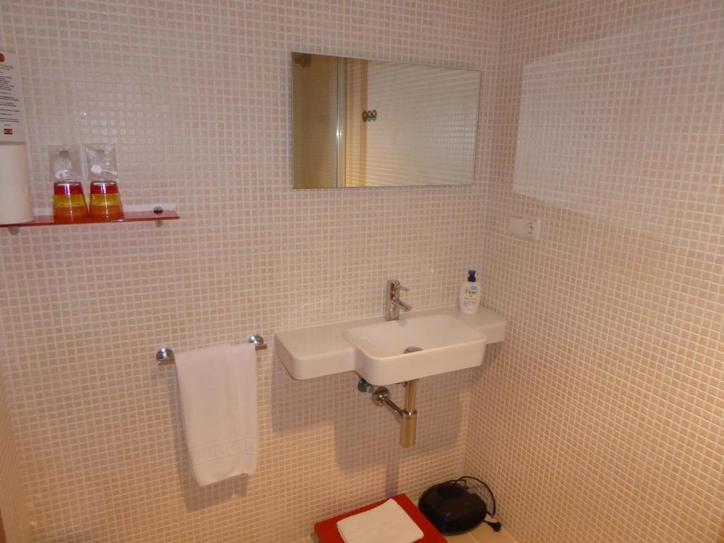 reservar en Hostal Rural Arrobi Borda