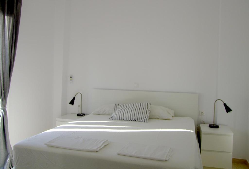 Chambre à coucher complète 2 personnes HELIOS gris et blanc
