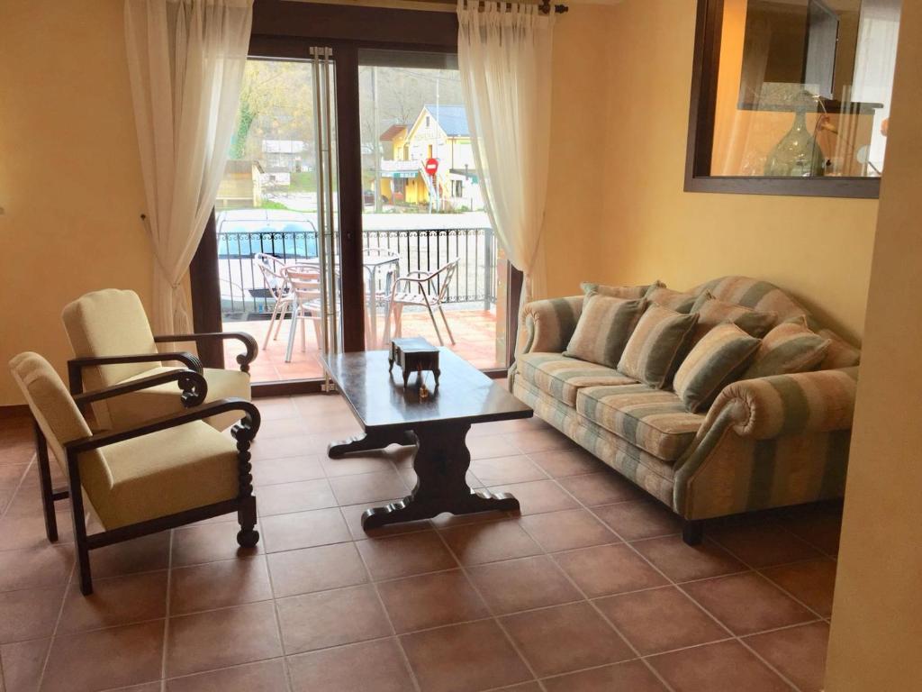 A seating area at Hotel Rural Nova Ruta