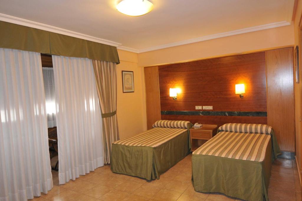 Gavilanes 2 TOLEDO - Quadruple Room