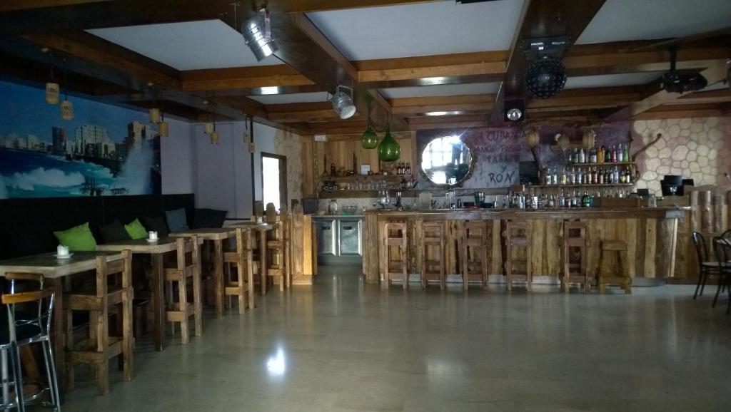Lounge nebo bar v ubytování Hotel Cubamia