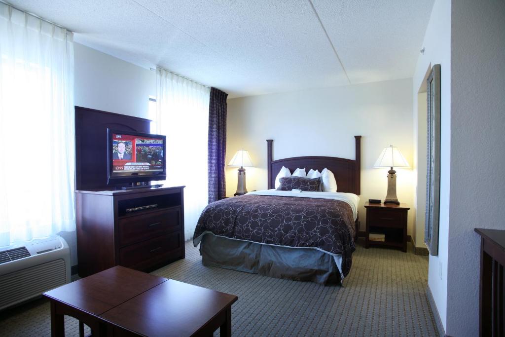 Staybridge Suites Indianapolis Downtown-Convention Center by IHG photo