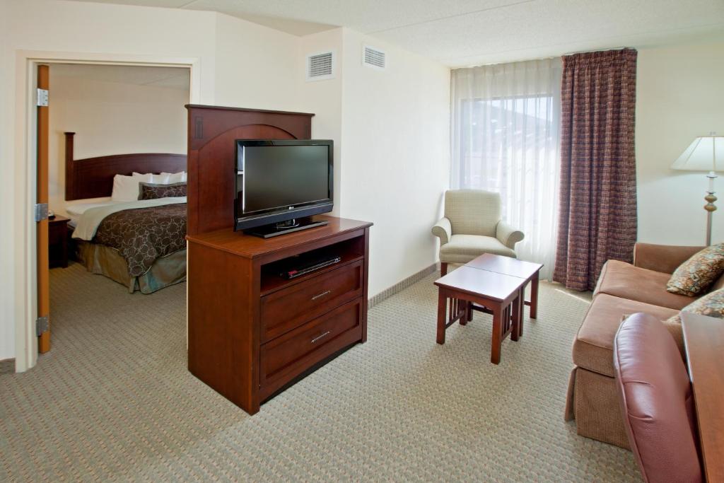 Staybridge Suites Indianapolis Downtown-Convention Center by IHG photo
