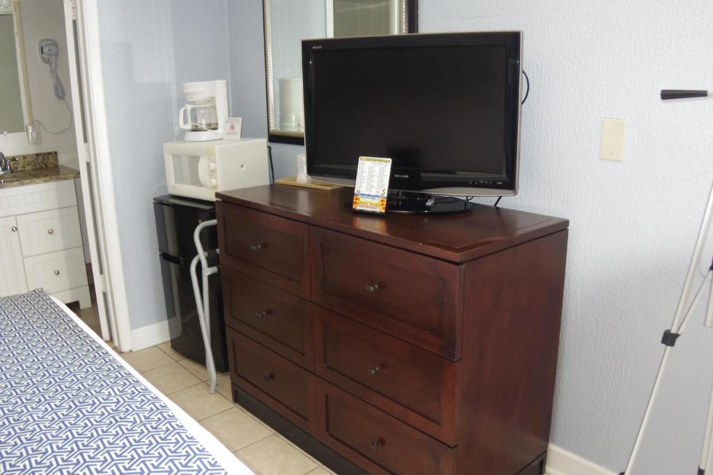 TV&#47;Unterhaltungsangebot in der Unterkunft Edgewater Inn