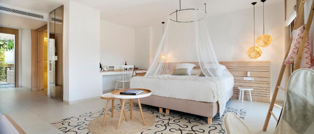 Gatzara Suites Santa Gertrudis, Santa Gertrudis de Fruitera ...