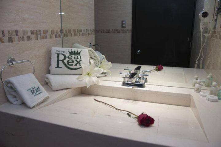 Koupelna v ubytování Hotel Real Rex