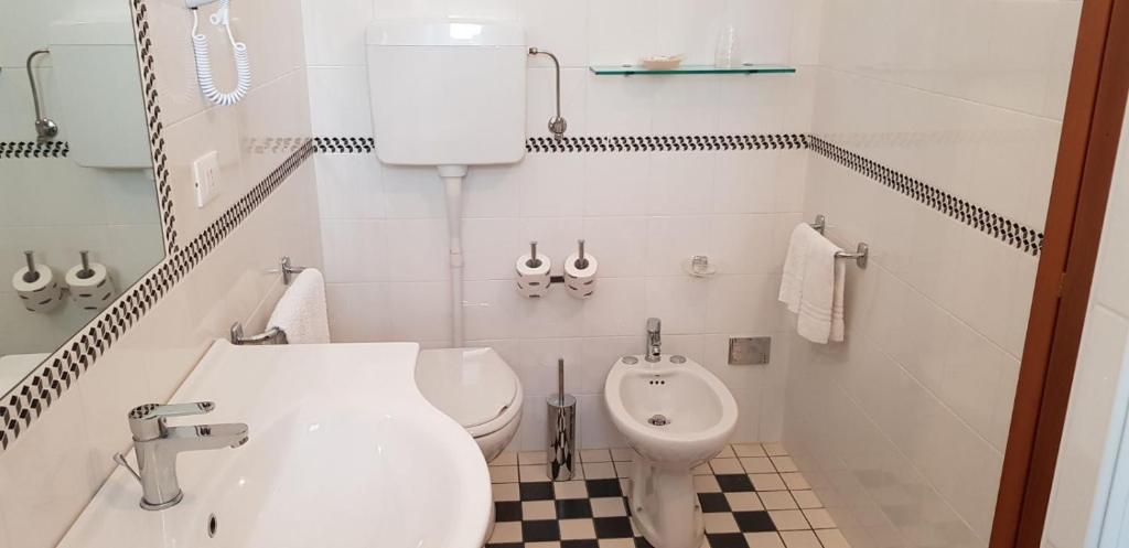 Koupelna v ubytování Hotel Basilea