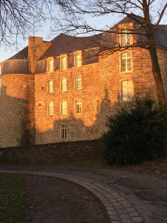 Aux Pieds de La Cathedrale - Studio Apartment