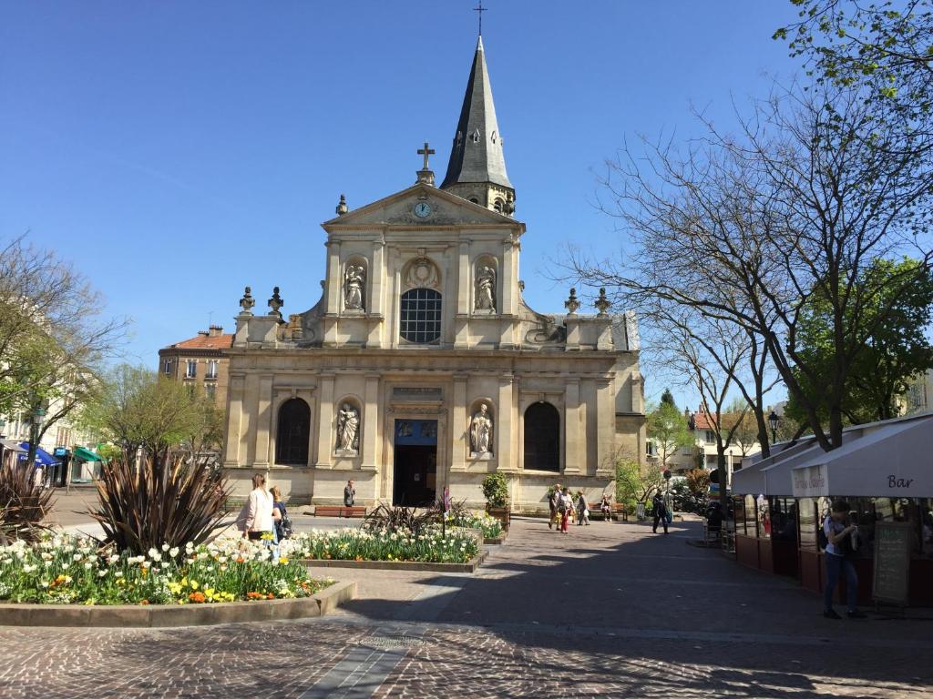 Hotel The Originals City Le Cardinal Rueil Centre