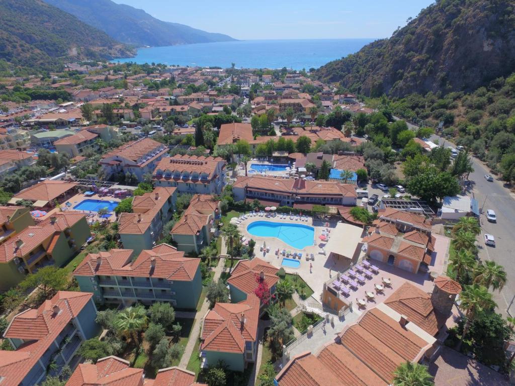 Nespecifikovaný výhled na hory nebo výhled na hory při pohledu z hotelu
