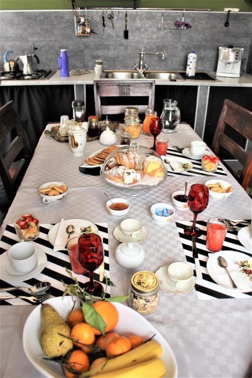 Jedlo v ubytovaní bed & breakfast alebo blízkom okolí