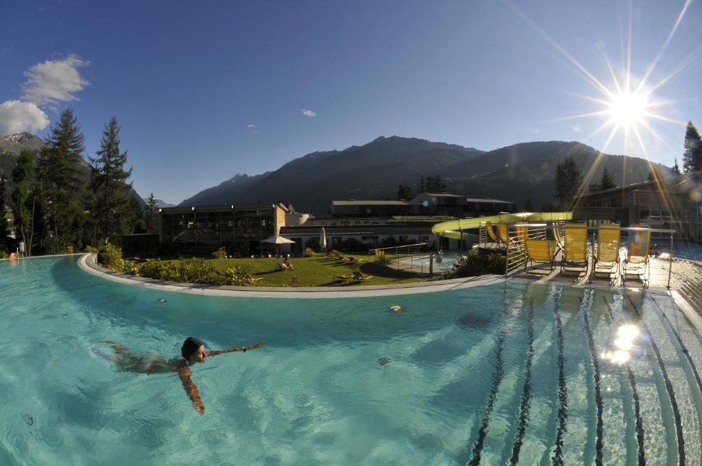 Bazén v ubytování Appartamenti Pirovano Bormio nebo v jeho okolí