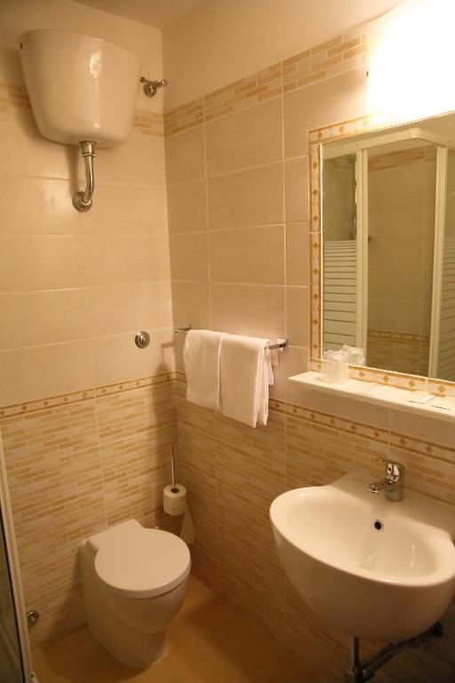 Koupelna v ubytování Hotel PRINCIPE AMEDEO