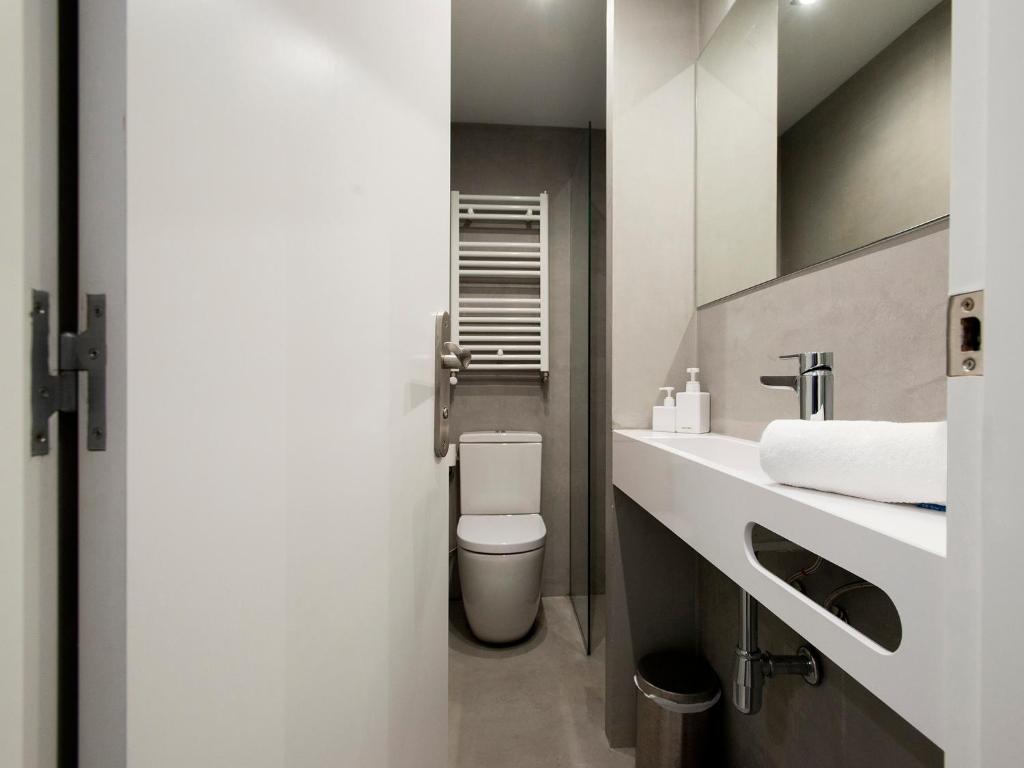 Koupelna v ubytování Fewdays Barcelona Apartments