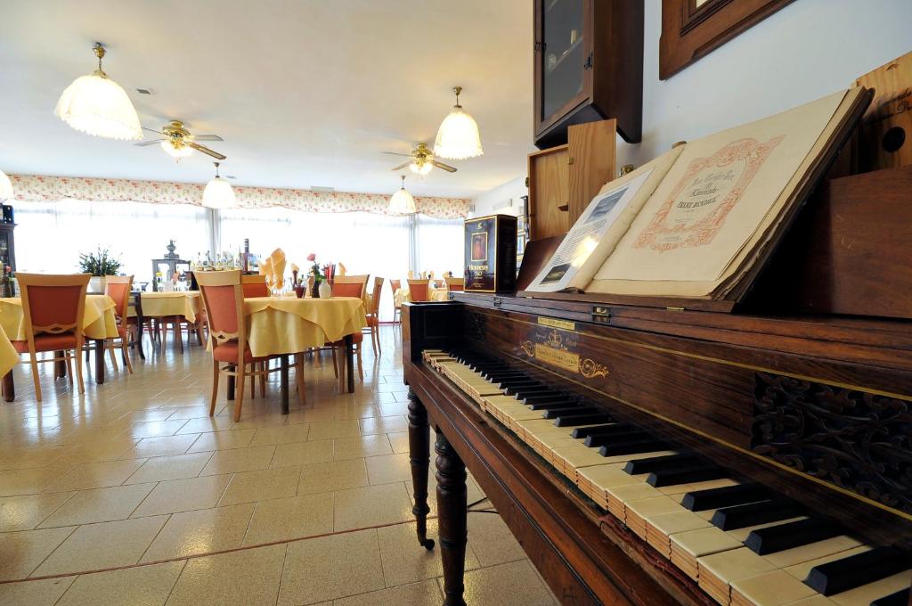 Restaurace v ubytování Ai Campi Di Marcello Hotel
