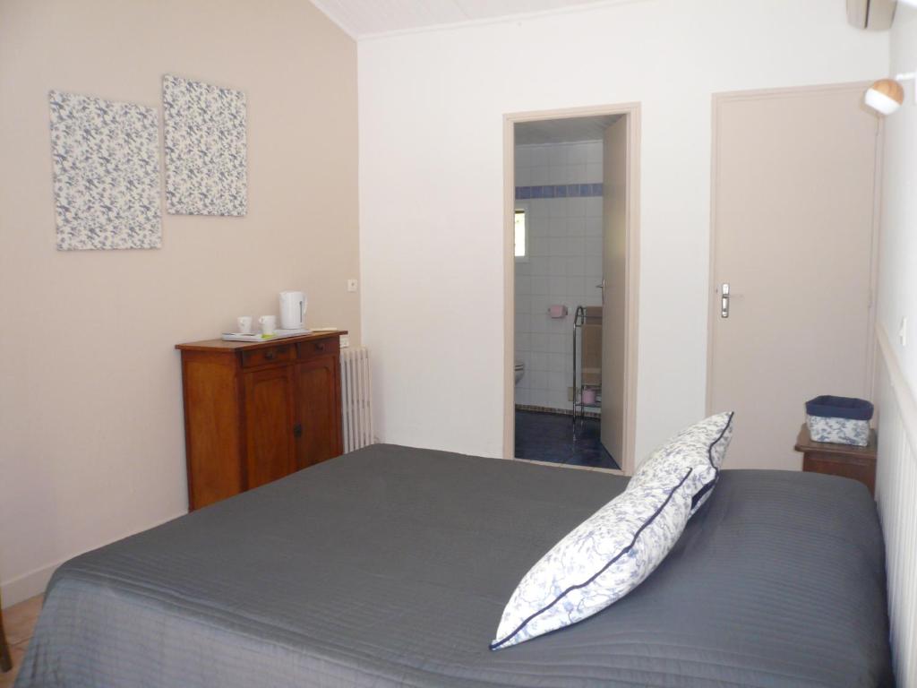 Chambres d'hôtes de la gardy - Habitación Doble Con Baño Privado
