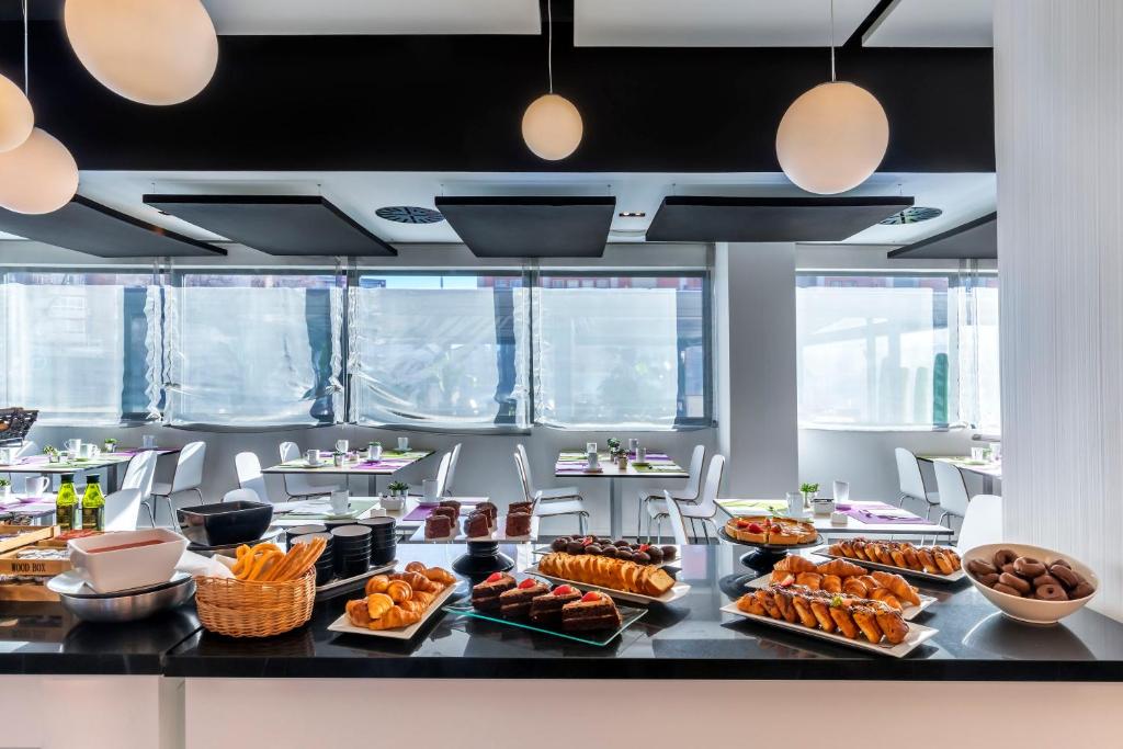 Hotel Zentral Castellana Norte - Resim 30