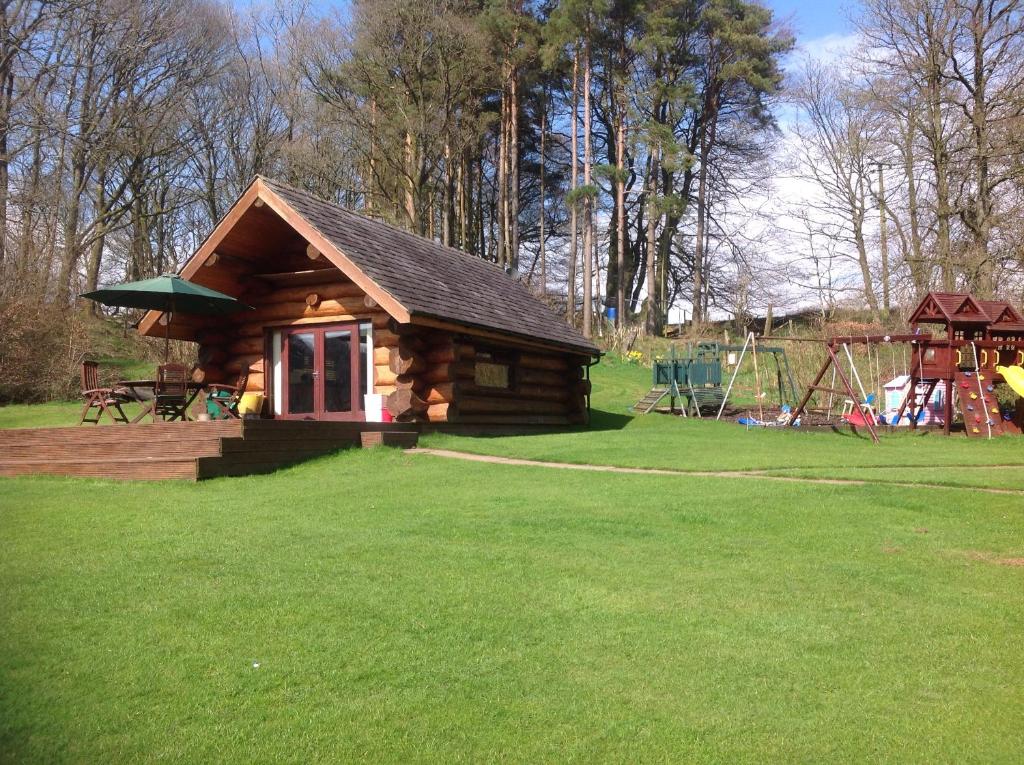 Gallery image of lyne view, log cabin in Carlisle