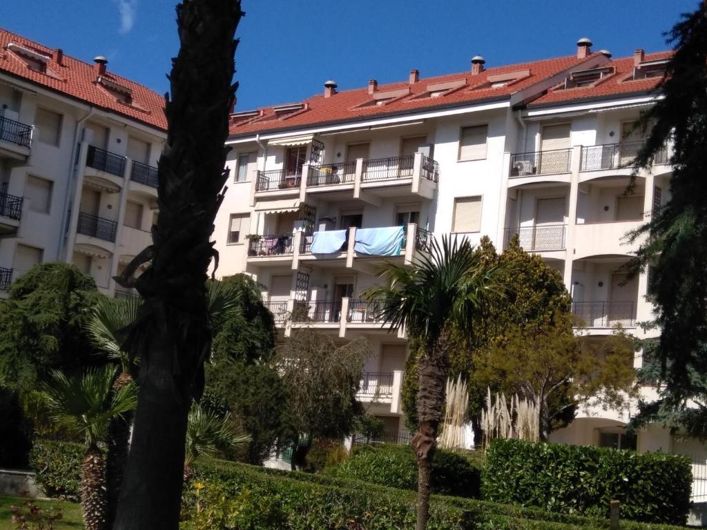 Το κτήριο όπου στεγάζεται  το διαμέρισμα