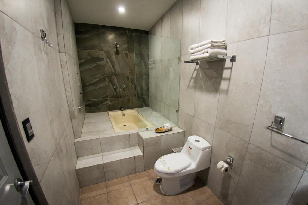 Koupelna v ubytování Hotel Real Azteca Boulevard
