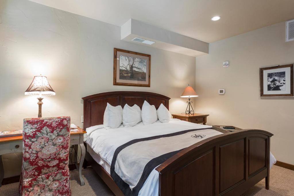 Silver Baron Lodge - Standard Room