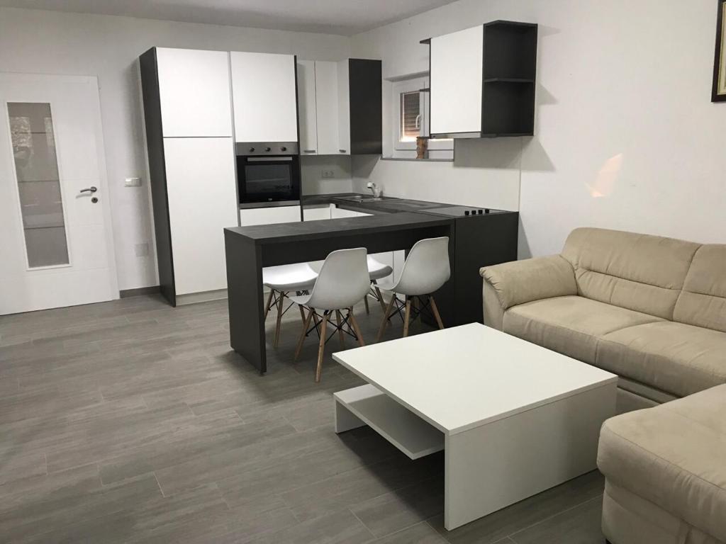 Exclusive apartment 주방 또는 간이 주방