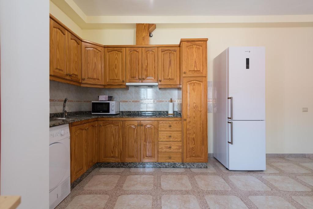 Kuchnia lub aneks kuchenny w obiekcie Apartamentos Castillo Mar Gran Canaria