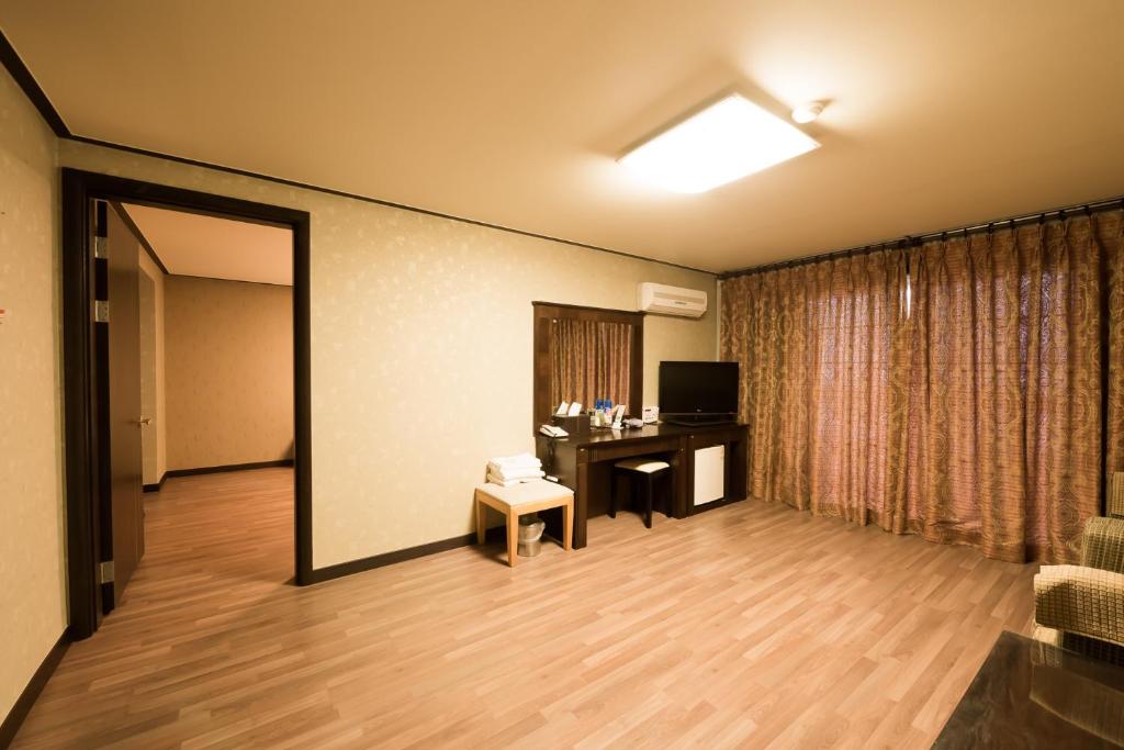 TV a/nebo společenská místnost v ubytování Daea Ulleung Resort