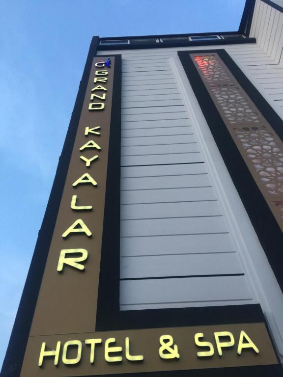 Certifikát, hodnocení, plakát nebo jiný dokument vystavený v ubytování Grand Kayalar Hotel