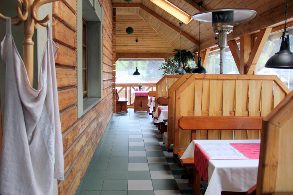 Posedenie v ubytovaní Skalny Dworek