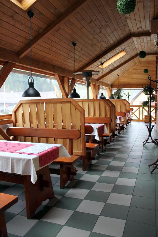 Posedenie v ubytovaní Skalny Dworek