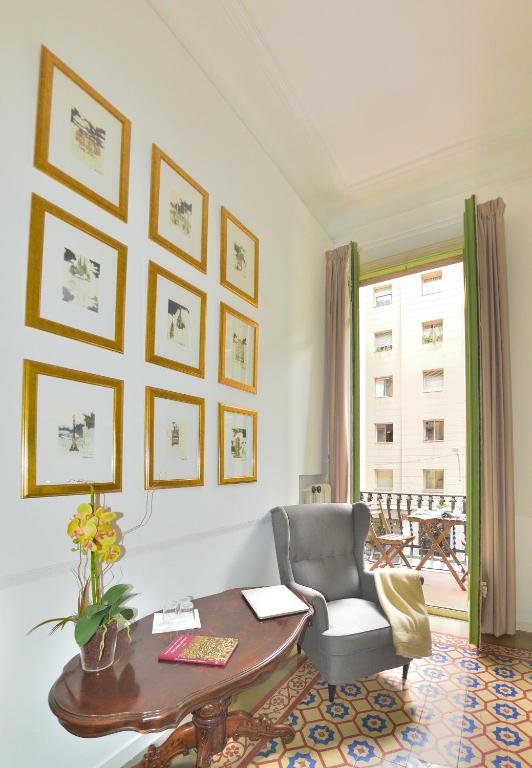 Mihlton Barcelona Boutique B&B - Superior Dreibettzimmer Mit Balkon