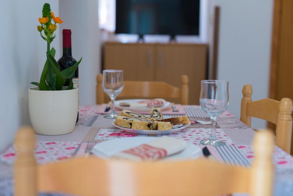 Jedlo v apartmáne alebo blízkom okolí