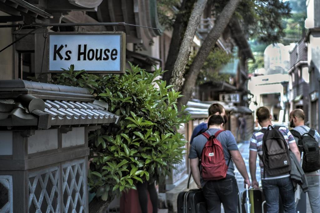 Hosté ubytování K's House Ito Onsen - Historical Ryokan Hostel