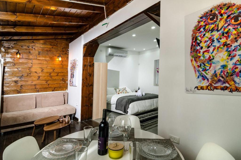 Posezení v ubytování Kinneret Lodging