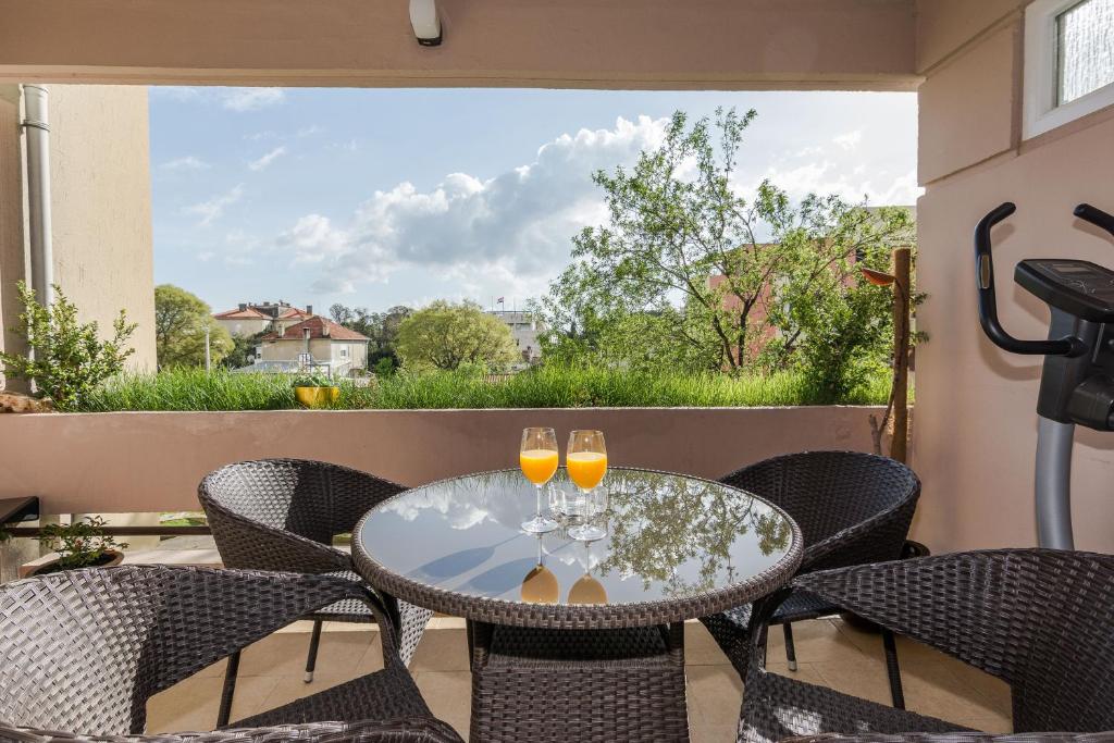 Balkón alebo terasa v ubytovaní Marina Yacht Apartment