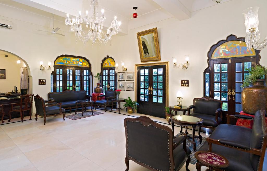 Posezení v ubytování Alsisar Haveli - Heritage Hotel