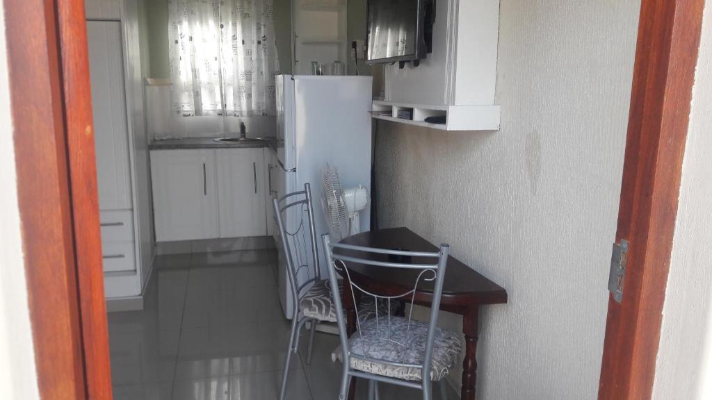 Kuchyň nebo kuchyňský kout v ubytování Emampingeni lodge