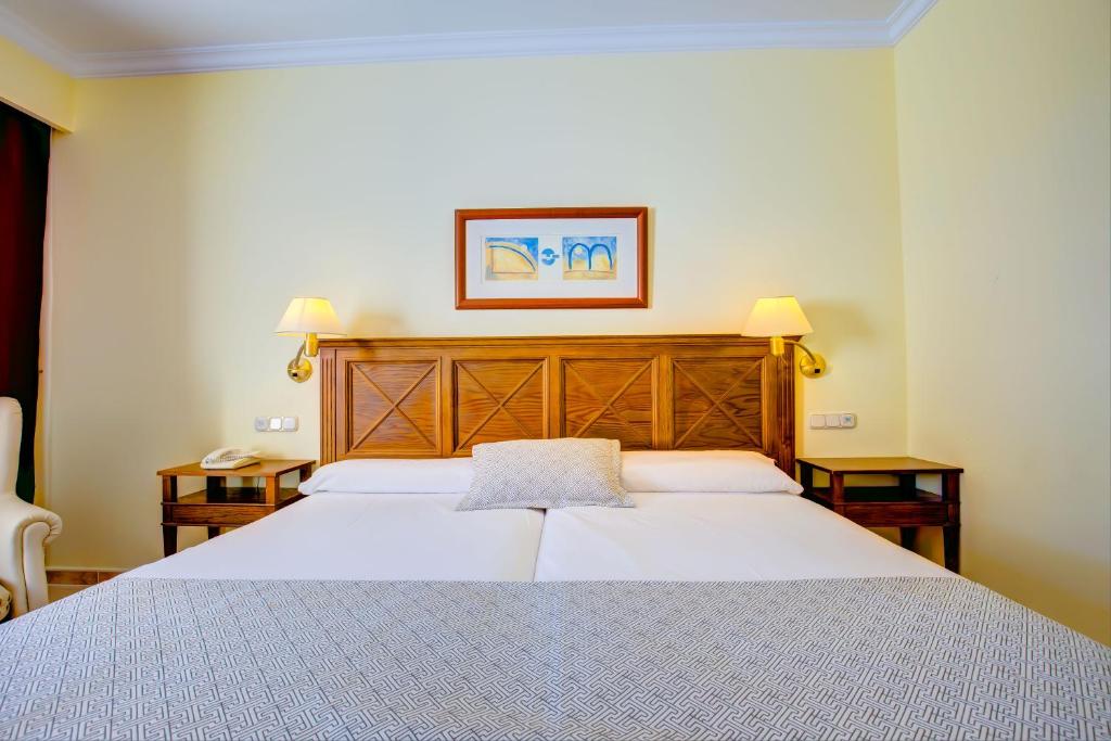 Postel nebo postele na pokoji v ubytování SBH Costa Calma Palace Thalasso & Spa