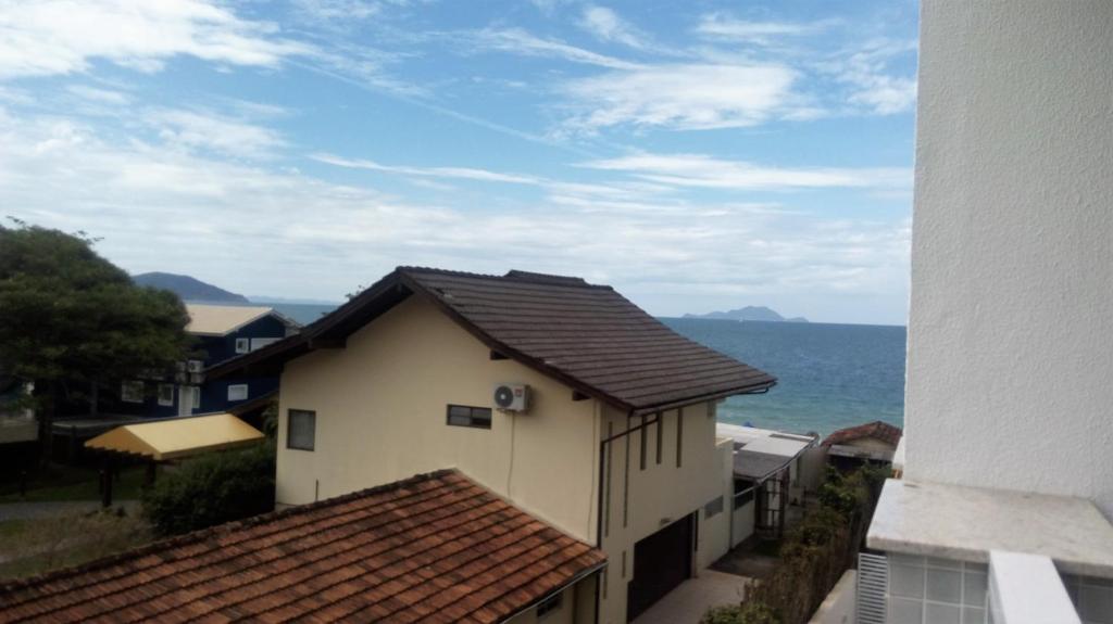  Apto pé na areia 6 pessoas