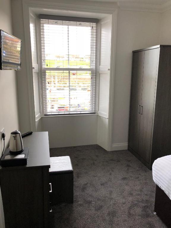 The Ships Quarters - Single Room With Private External Bathroom