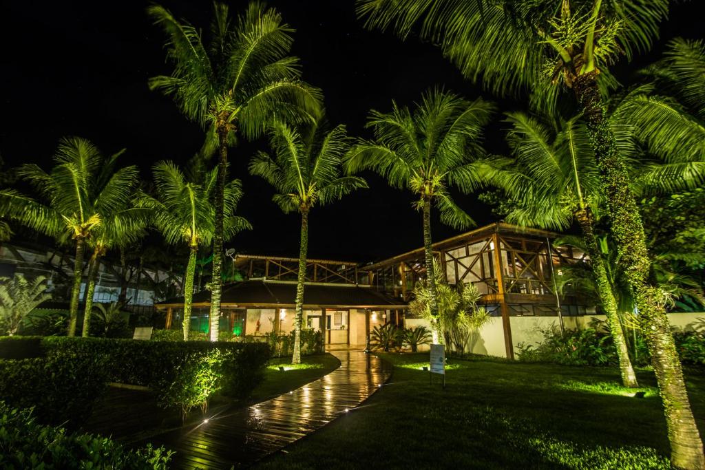 Um jardim em Coconut's Maresias Hotel