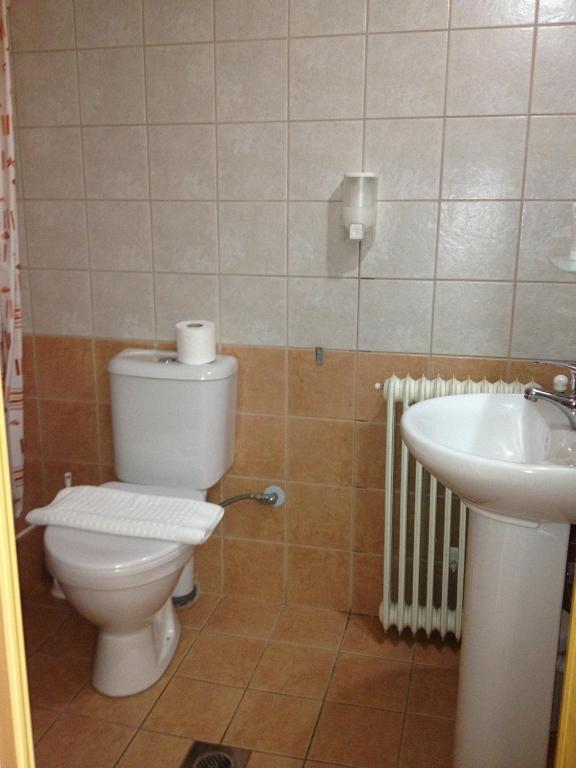 ΞεΝΩΝΑΣ ΕΞΑΡΧΟΣ - 13