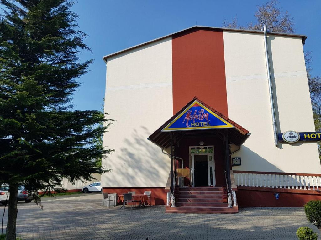 Budova, kde se hotel nachází