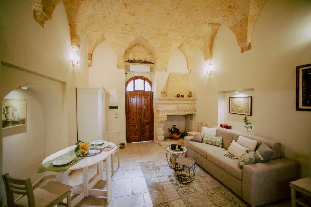 A seating area at B&B Antichemura