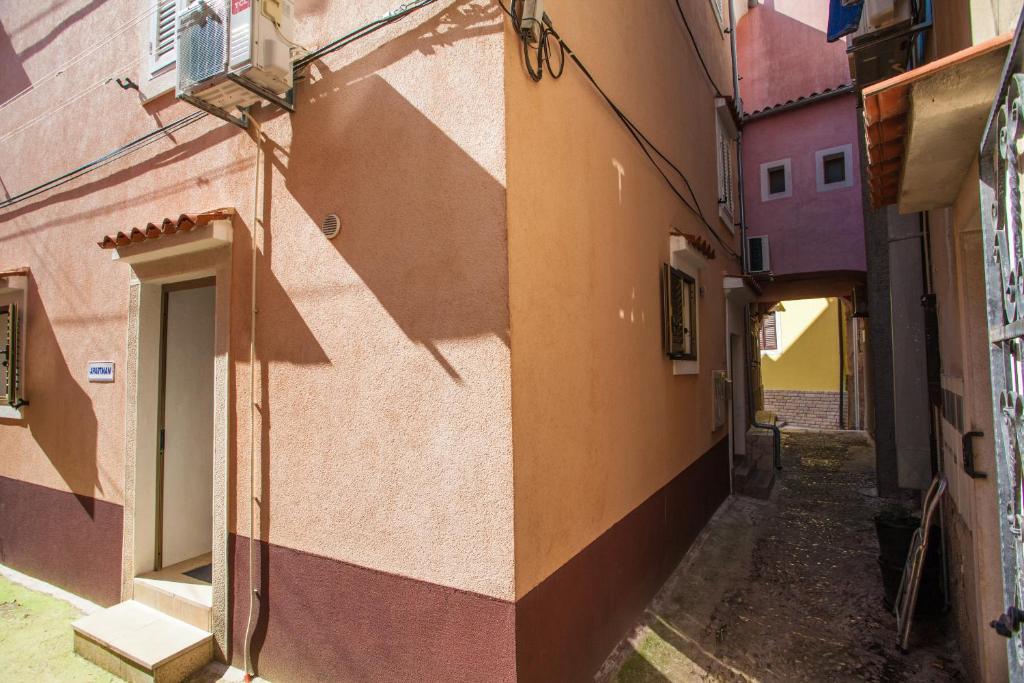 Budova, kde se apartmán nachází